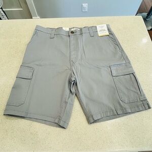 Levi Strauss Signature Essential Cargo Shorts Men's, Size 38 W 10”‎ Inseam, Gray